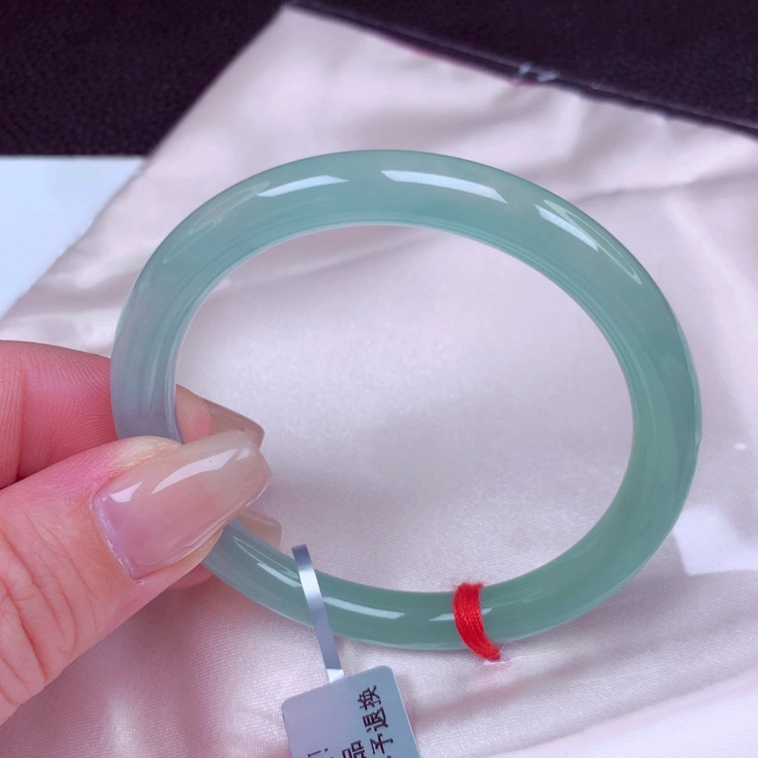 翡翠未镶嵌手镯手镯