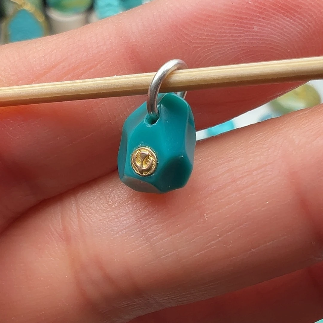 绿松石配饰未镶嵌