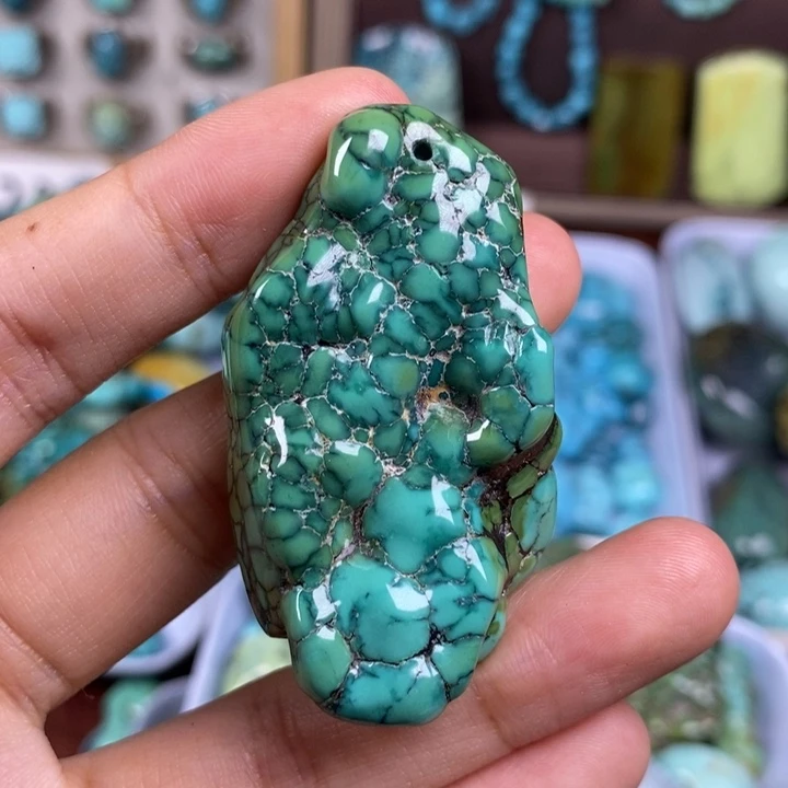 绿松石未镶嵌颈饰