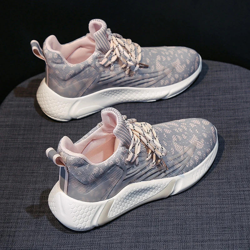 潮流轻便休闲运动鞋女2025春季新款百搭透气舒适健身跑步运动鞋女