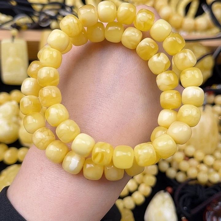 琥珀未镶嵌颈饰琥珀，多样性发其一