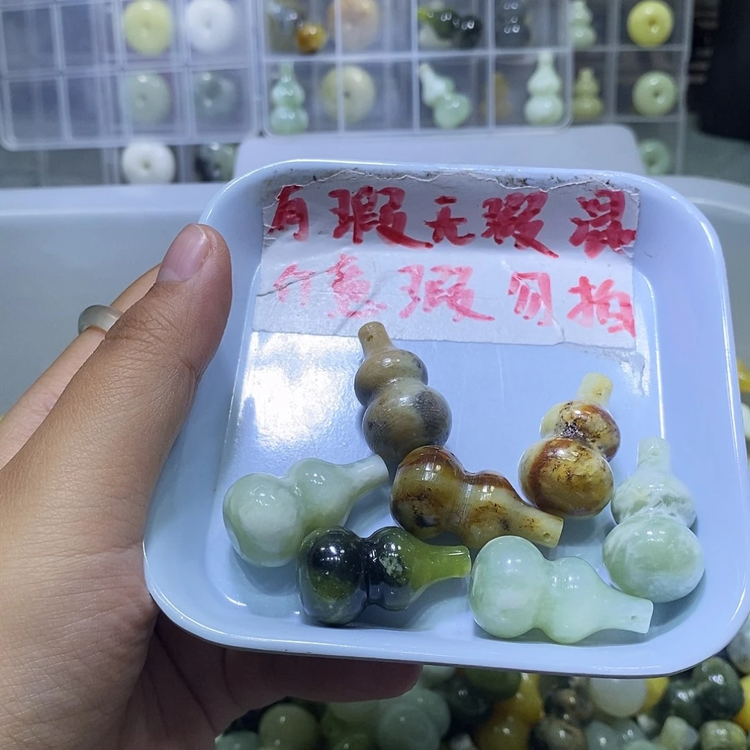 合金蛇纹石玉颈饰374