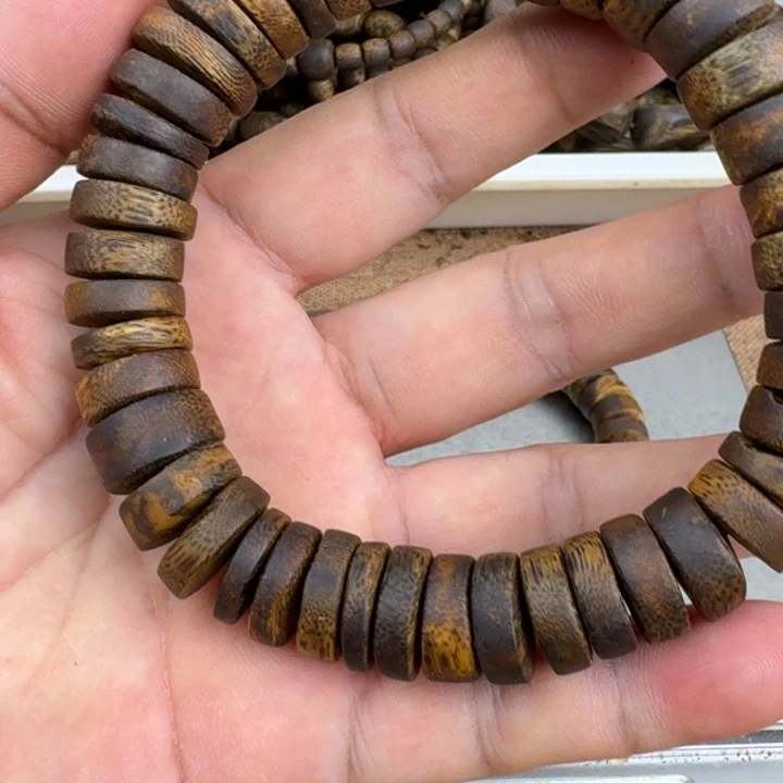 手串沉香还***？乌身手串24克