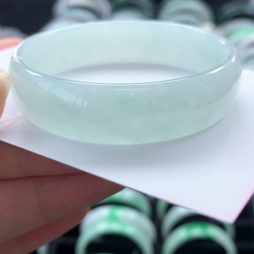 翡翠手镯未镶嵌公主