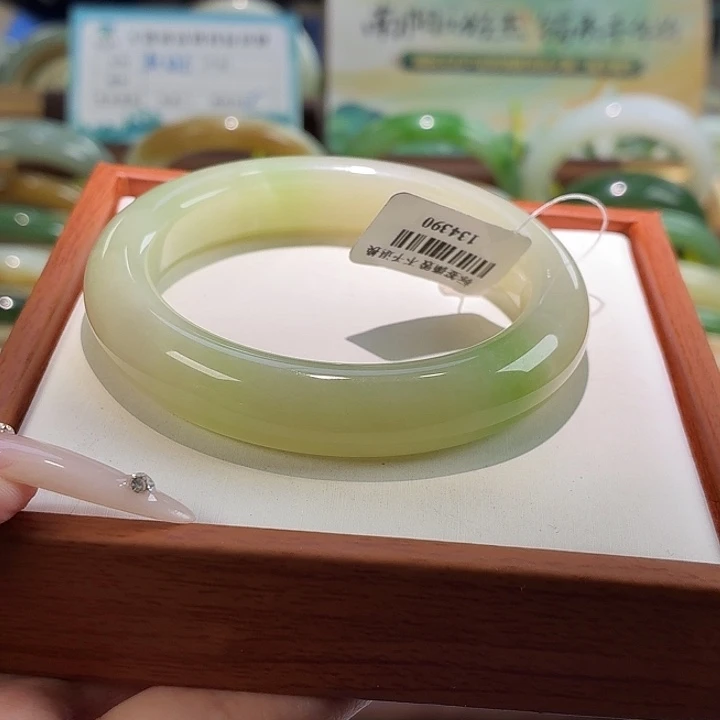 和田玉未镶嵌手镯翠青 55.2。40