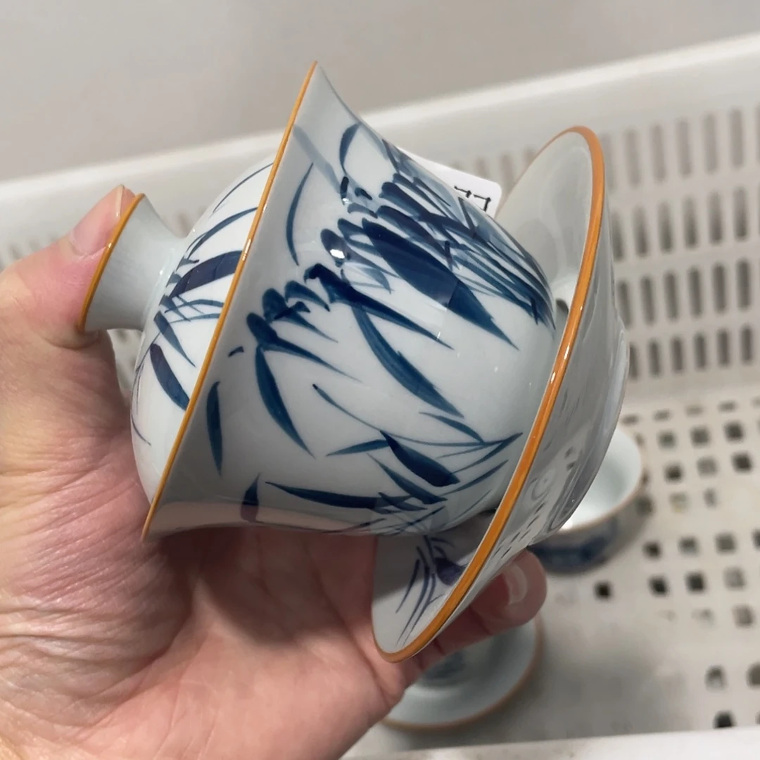 釉下手绘茶具，大瑕