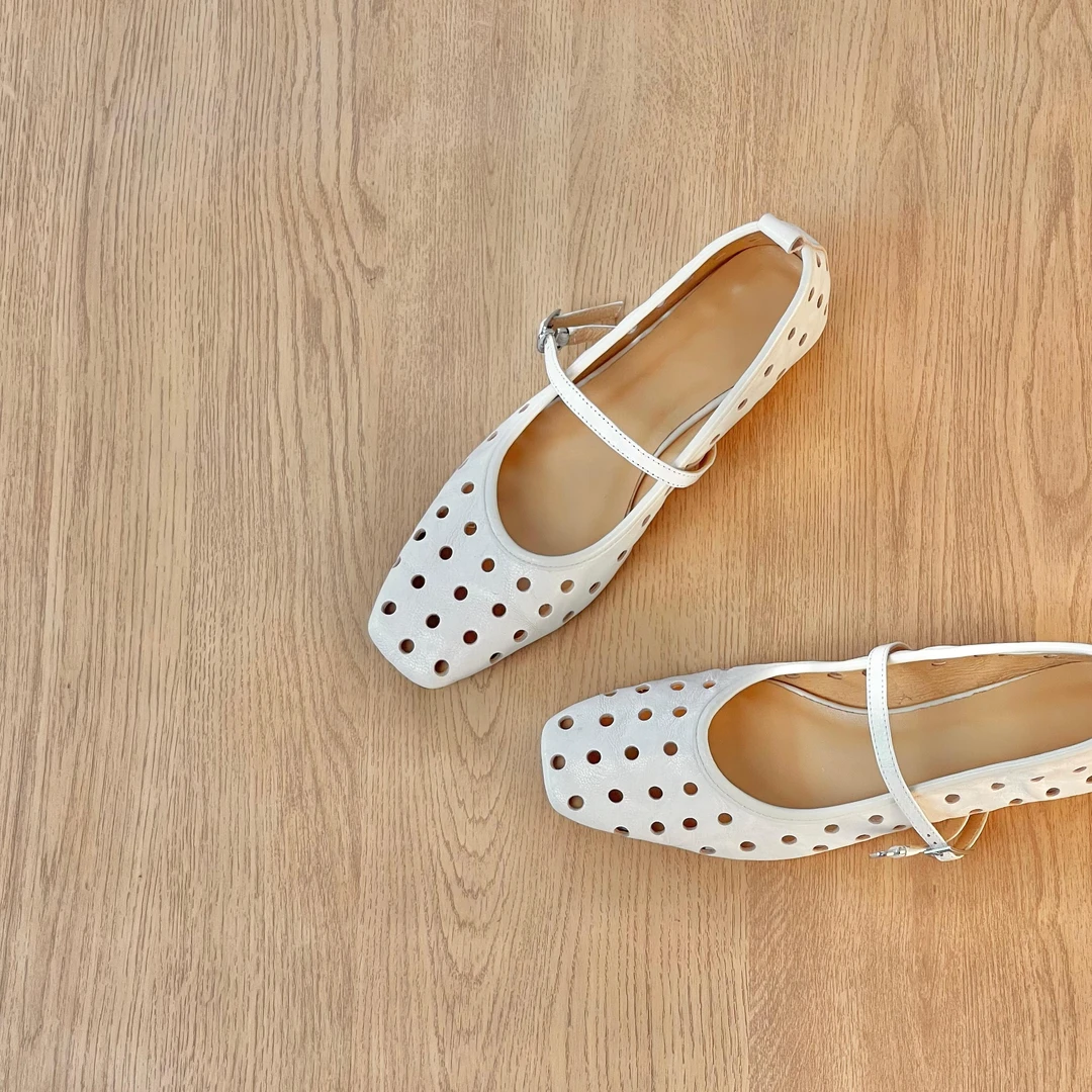 HUSSLOVE 羊皮·跟高3CM·百搭简约通勤方头一字带洞洞单鞋女