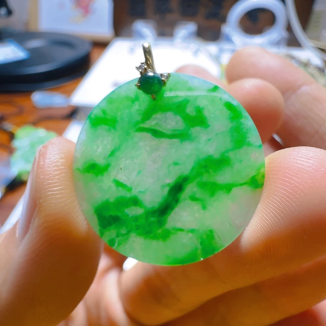 翡翠18K金镶嵌颈饰翡翠1180