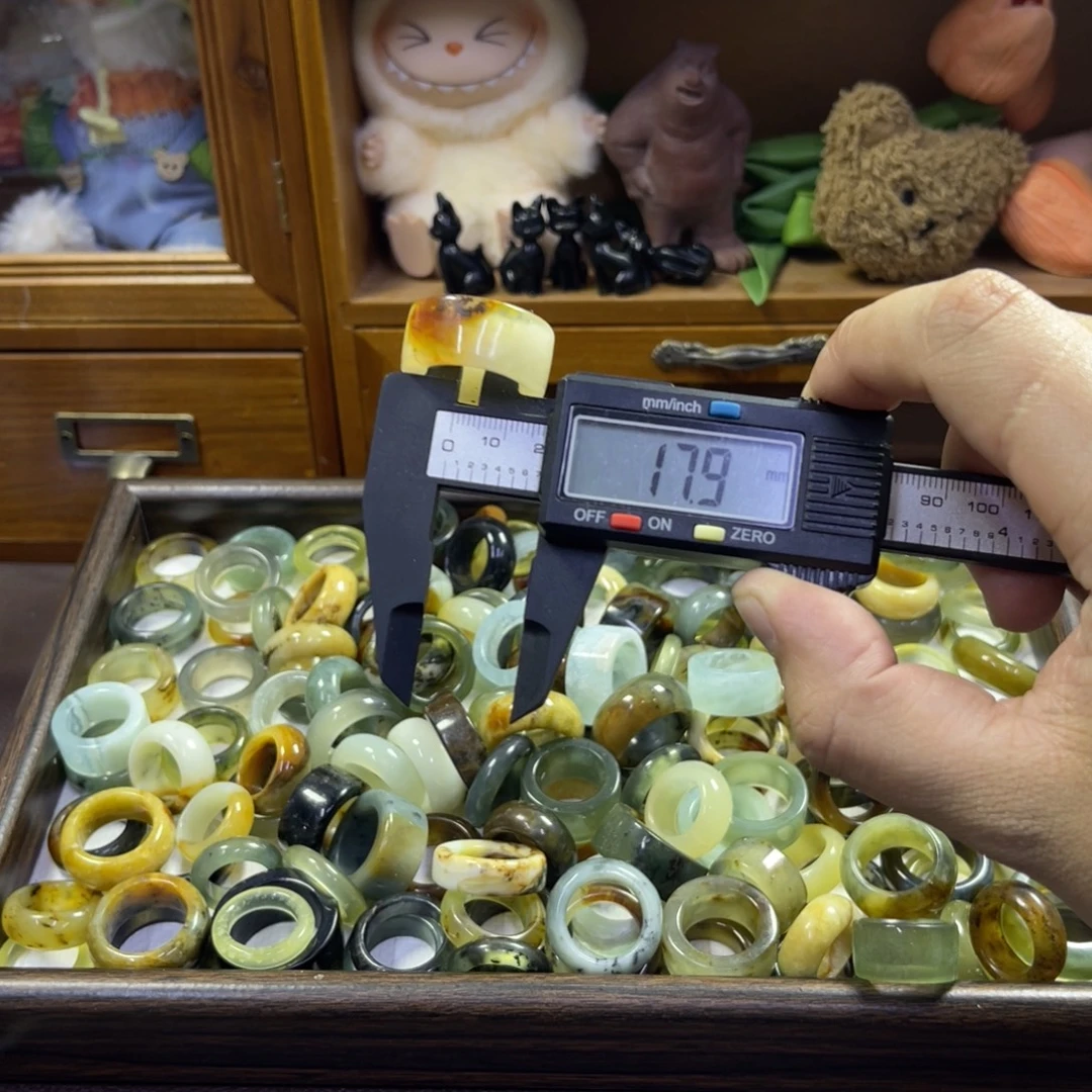 蛇纹石玉未镶嵌手镯262