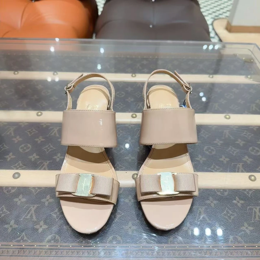 95新 FERRAGAMO/菲拉格慕 蝴蝶结粗跟凉鞋，37.5码