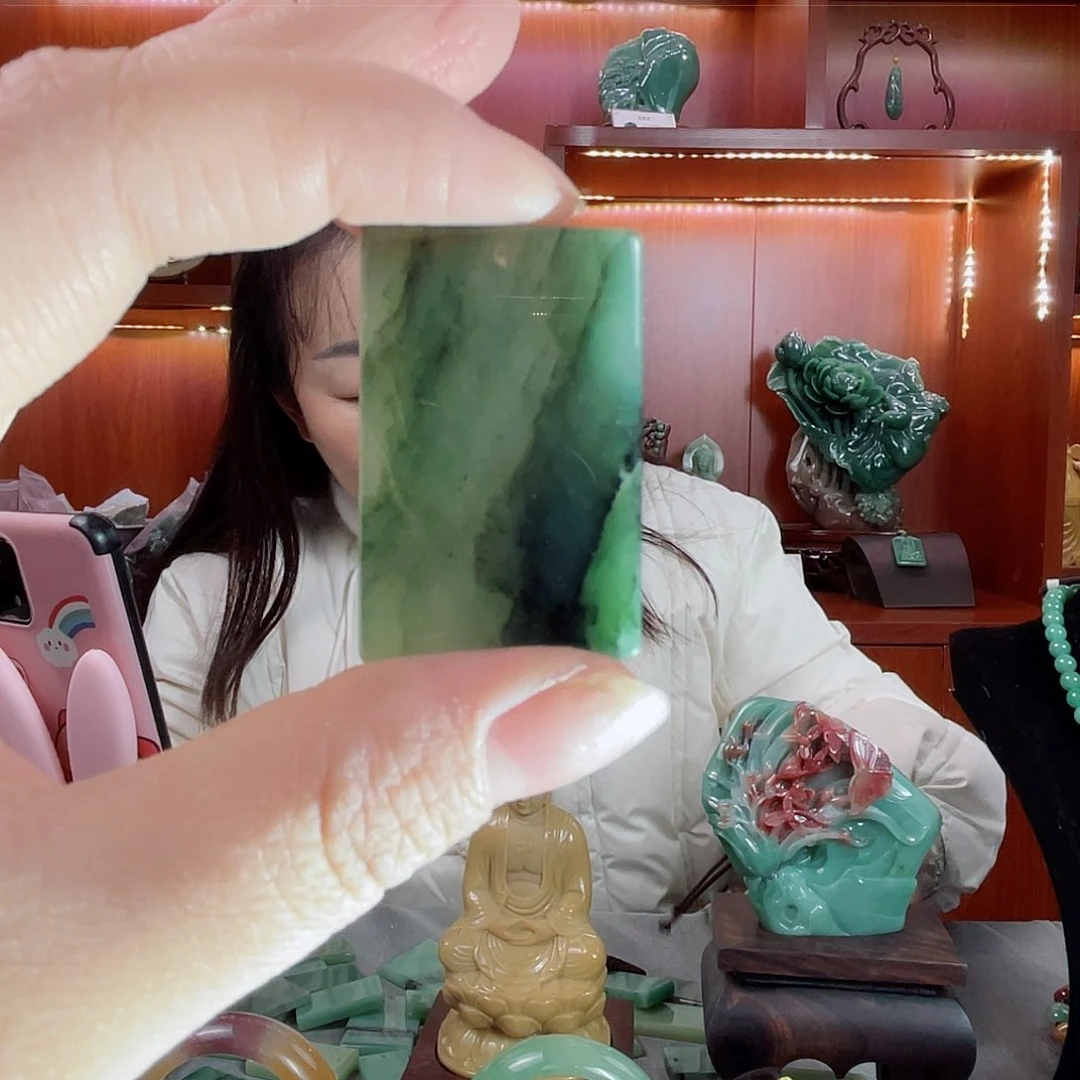 密玉（石英质玉）颈饰未镶嵌