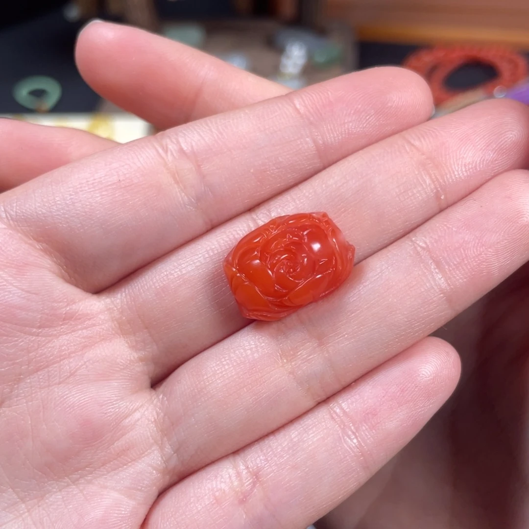 南红玛瑙花花未镶嵌开*猪