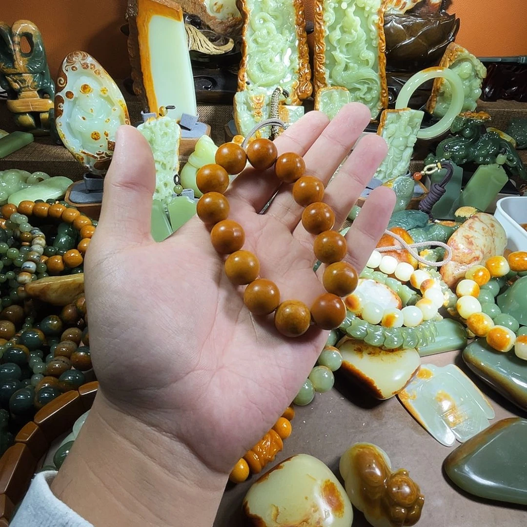 透闪石质玉未镶嵌珠宝奇石