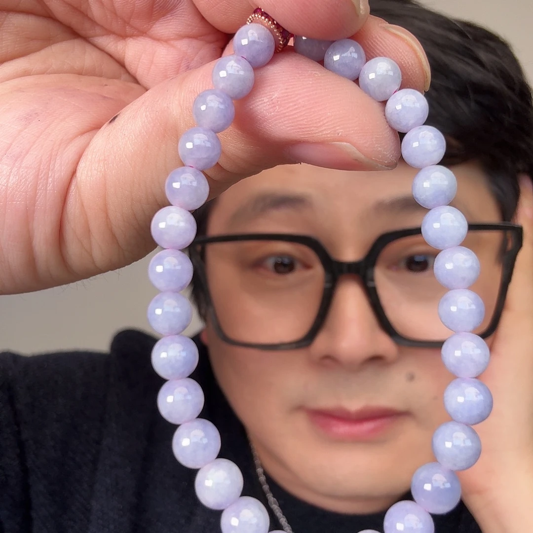 翡翠未镶嵌颈饰一件