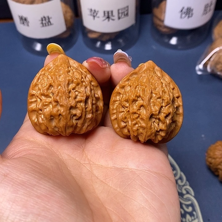 文玩核桃把件37金牛