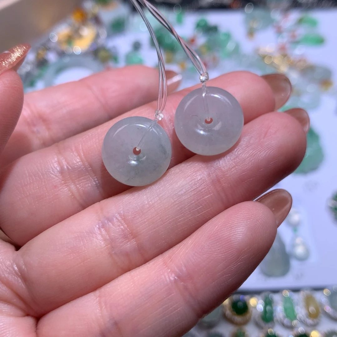 翡翠颈饰未镶嵌裸石