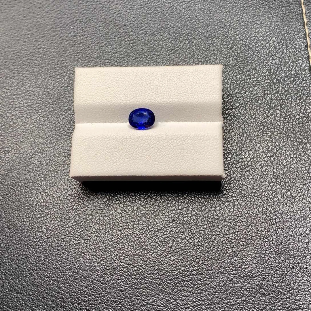 蓝宝石裸石1.67克拉