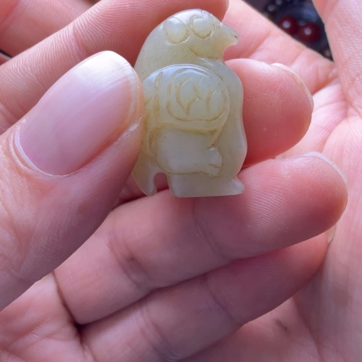 人***态和田玉（糖玉）未镶嵌珠宝半成品