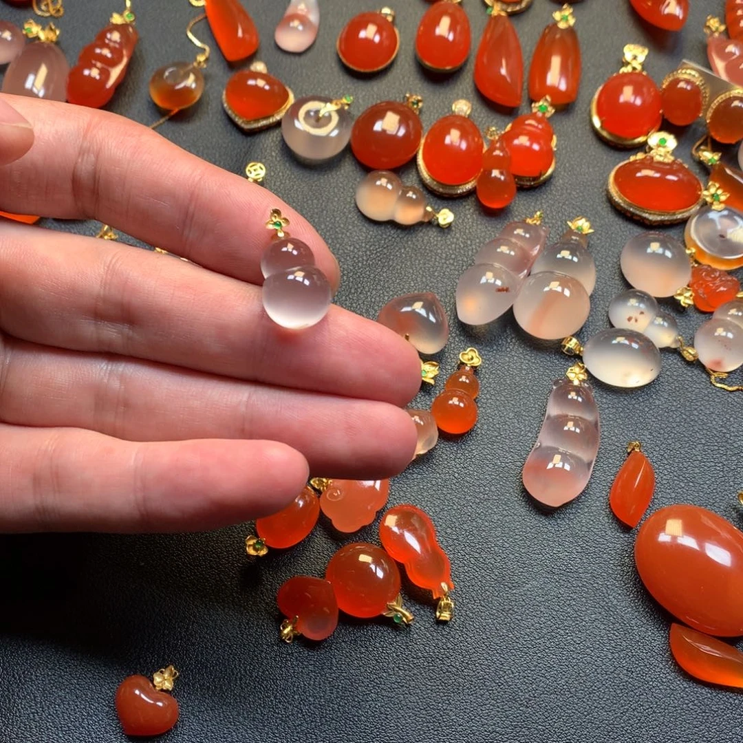 南红玛瑙未镶嵌颈饰