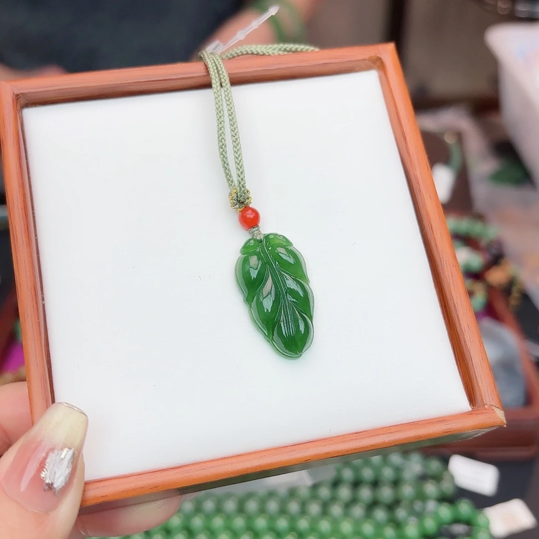 和田玉吊坠未镶嵌