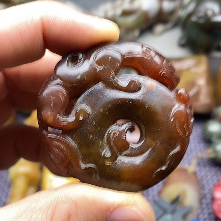 未镶嵌蛇纹石玉颈饰