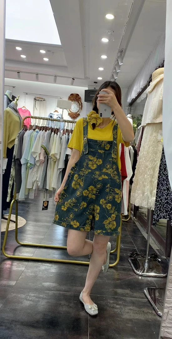 2025夏季新品短袖T袖衫印花牛仔背带短裤两件套青年减龄连体裤潮