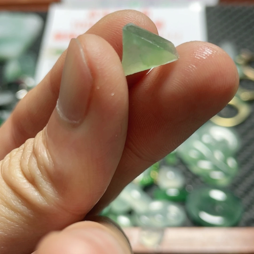 定制翡翠未镶嵌翡翠