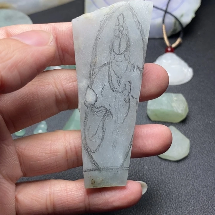 翡翠未镶嵌颈饰翡翠未镶嵌颈饰