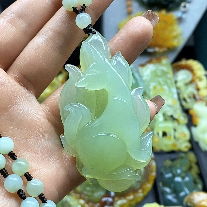 蛇纹石玉挂件未镶嵌