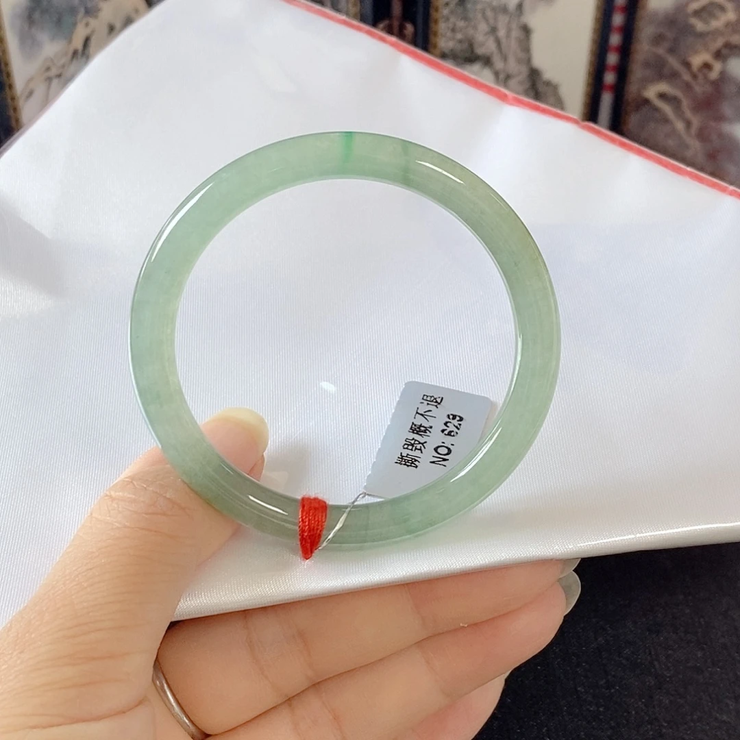 翡翠未镶嵌手镯（圆镯）手镯