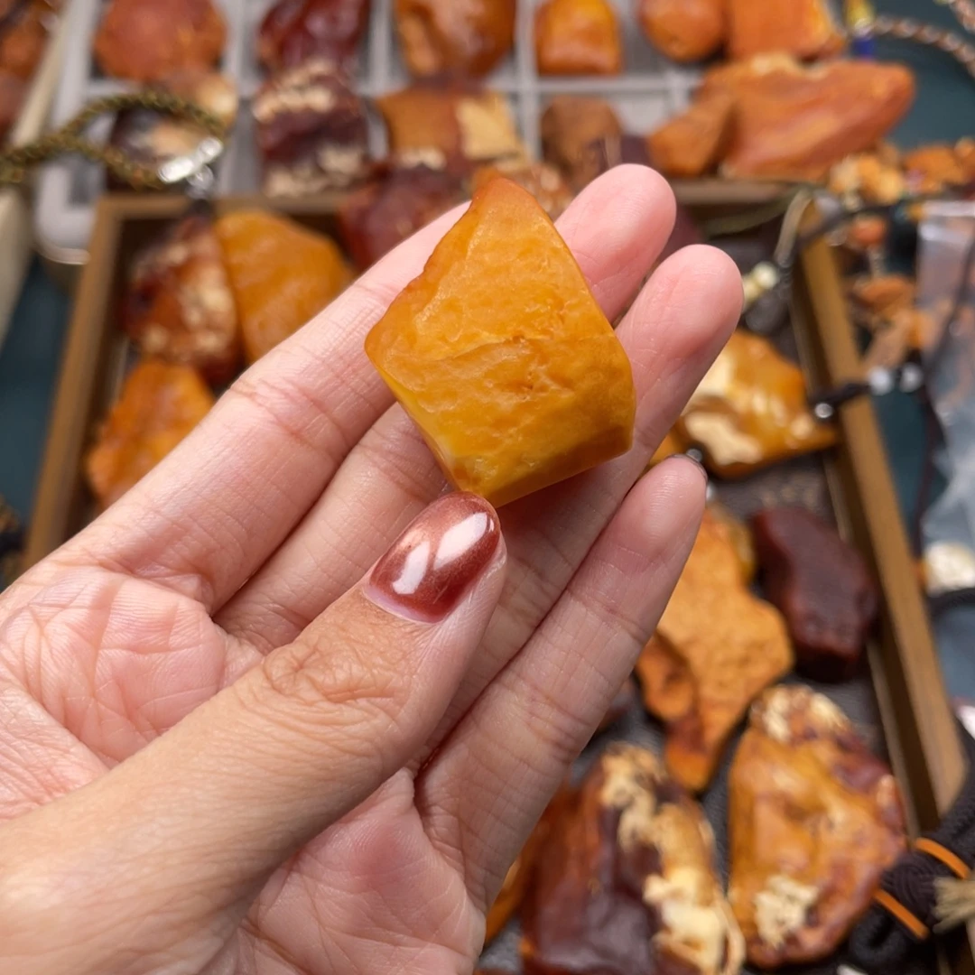 琥珀未镶嵌珠宝奇石