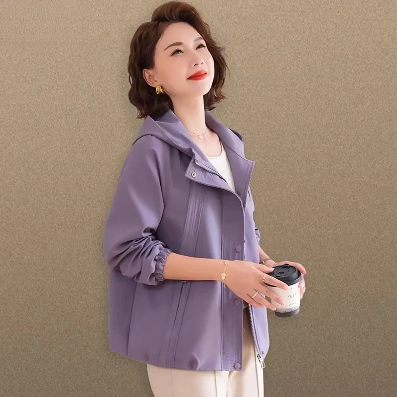 小个子妈妈春秋外套宽松大码中老年女秋装短款风衣夹克百搭上衣
