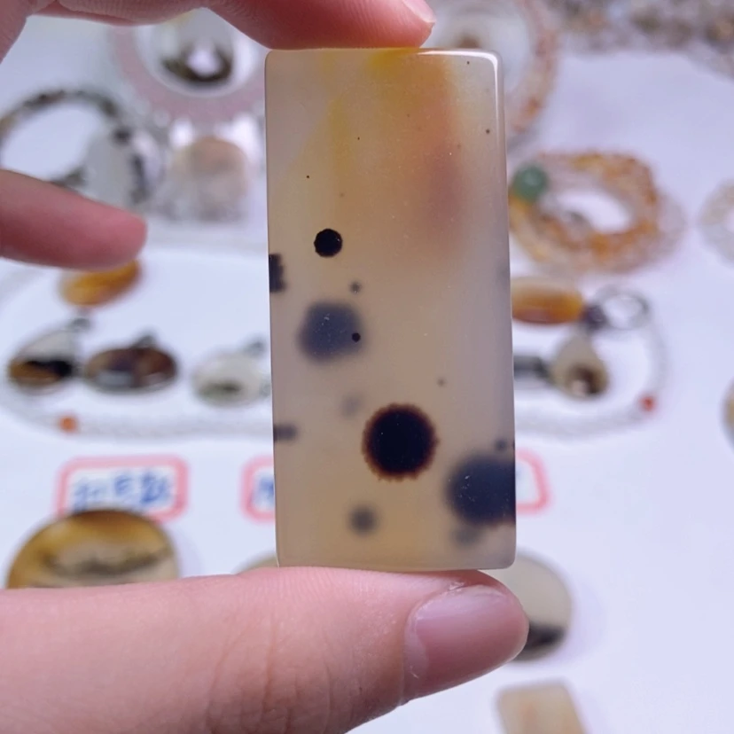 【闪购商品】玛瑙/玉髓颈饰合金