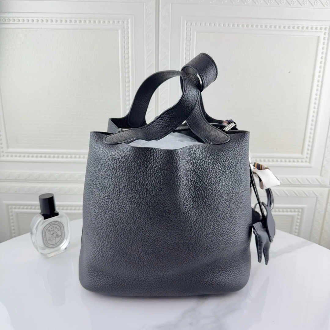 99新 Hermes/爱马仕 时尚黑银牛皮 菜篮子22 水桶包 X刻 二奢包包