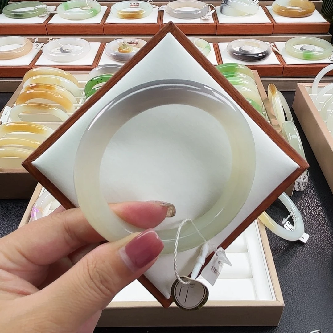 未镶嵌手镯和田玉57