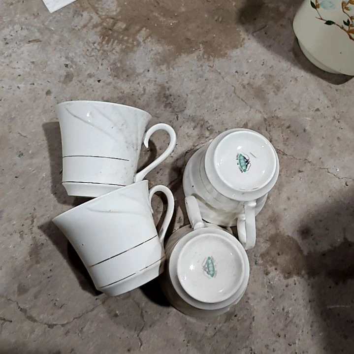 摆件陶瓷盘子碗啥都有