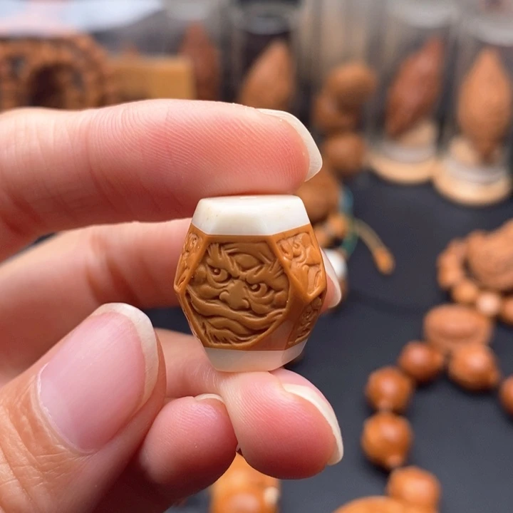 活***腾吊坠橄榄核九面钟馗