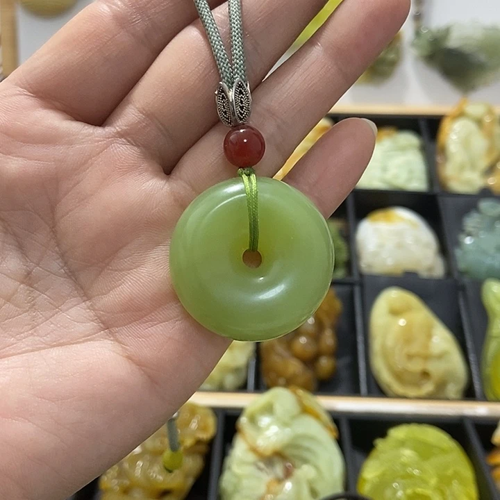 蛇纹石玉未镶嵌挂件