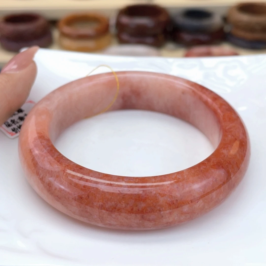 【闪购商品】石英质玉手镯未镶嵌一**提