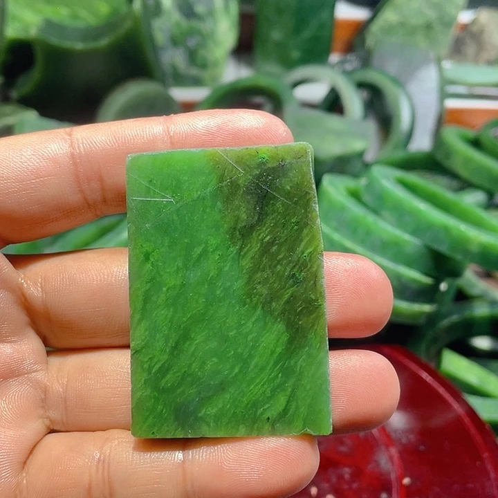 和田玉（碧玉）未镶嵌珠宝奇石