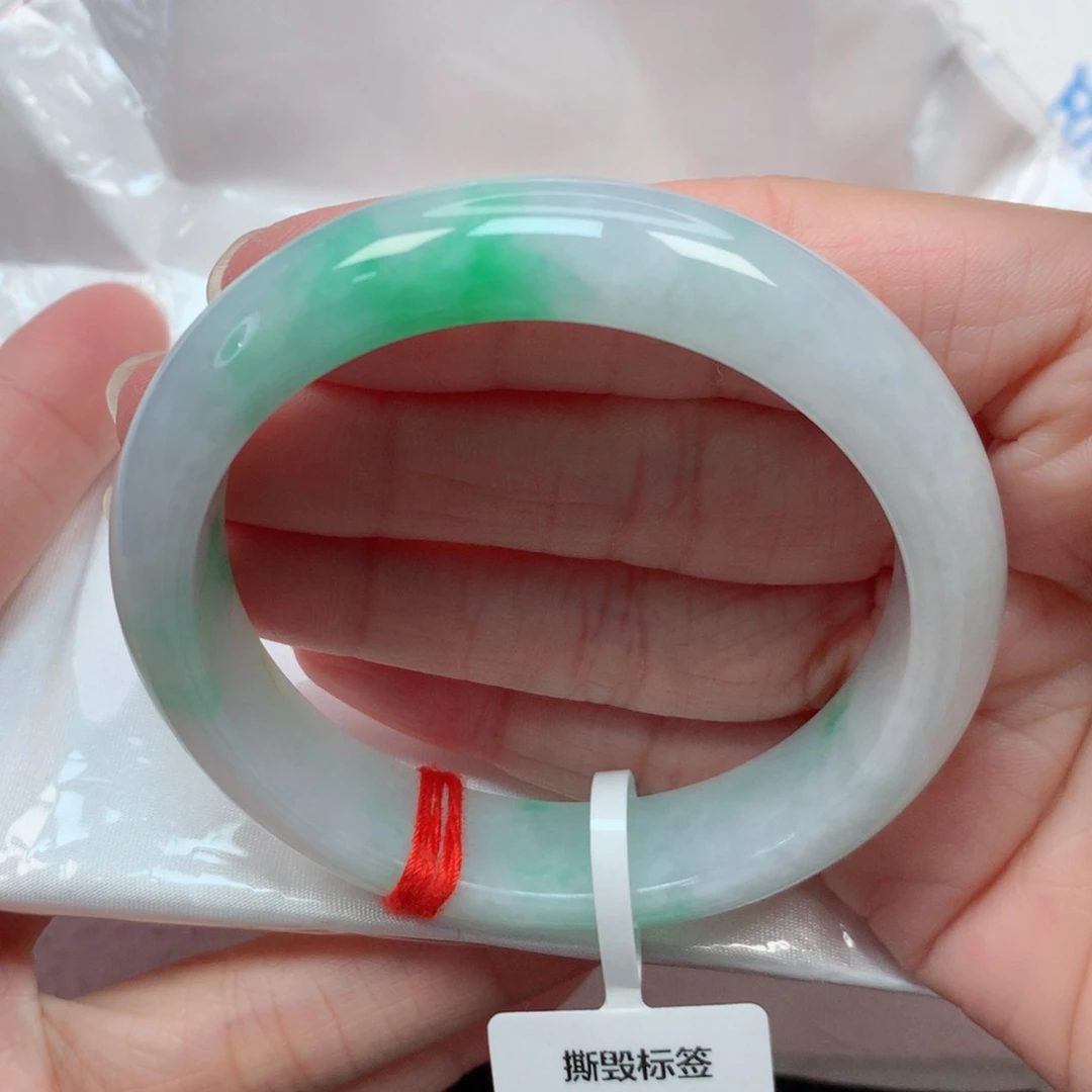 翡翠手镯未镶嵌55.5圈 白底青