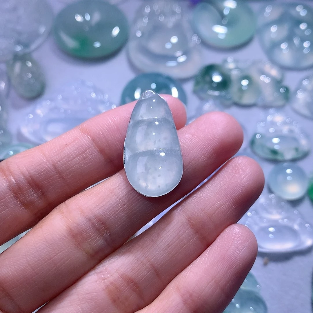 【闪购商品】翡翠颈饰未镶嵌豆