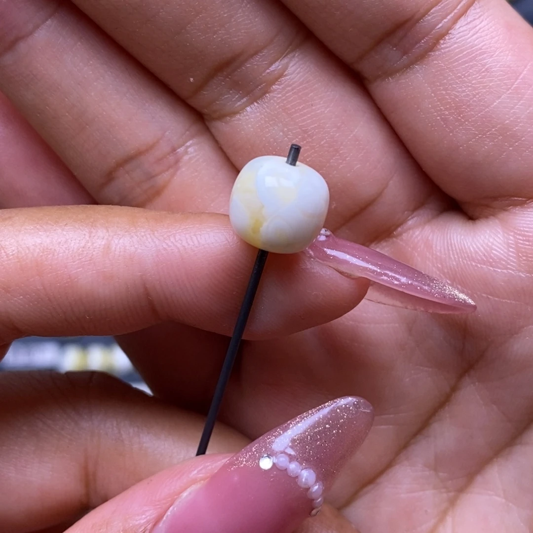 蜜蜡未镶嵌珠宝奇石满浓蜡瓷白妖花老型10.1*9.1mm