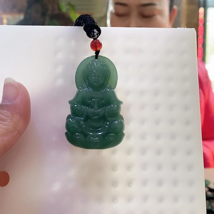 密玉（石英质玉）颈饰未镶嵌