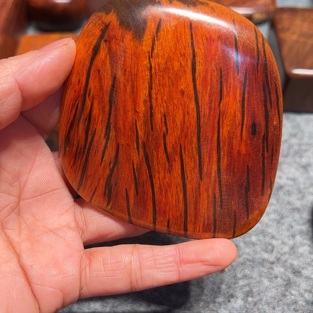 梁***N交趾黄檀（大红酸枝）