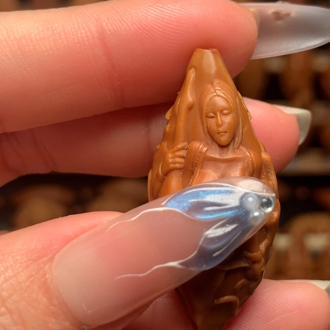 把件橄榄核一字马美女