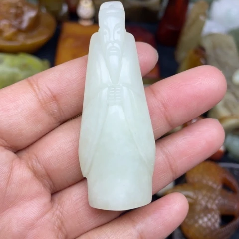 蛇纹石玉未镶嵌颈饰4