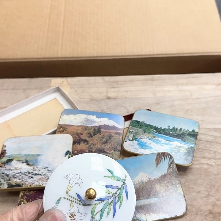 瓷片边***e瓷器。