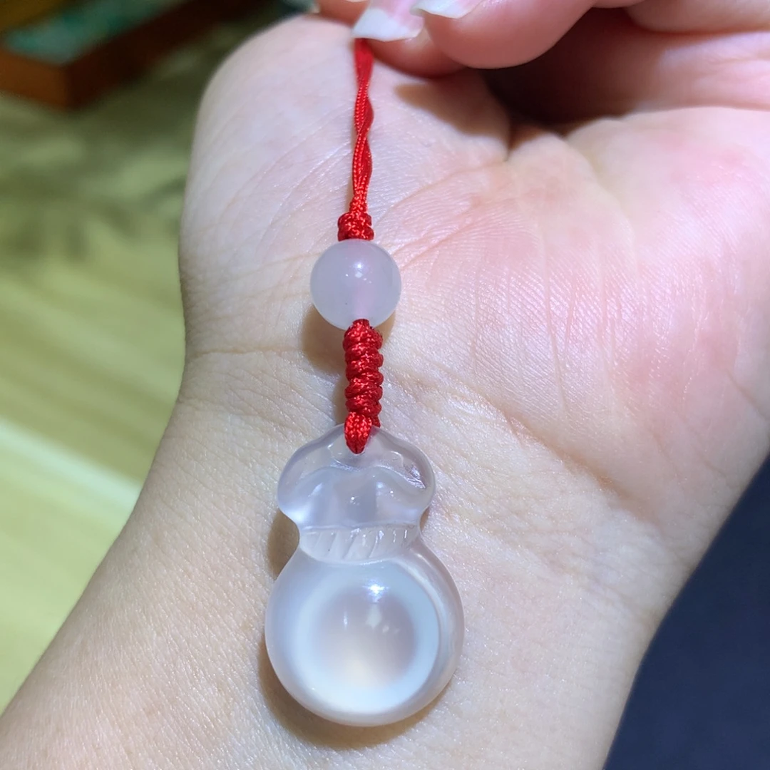 玛瑙/玉髓未镶嵌手镯白冰钱袋