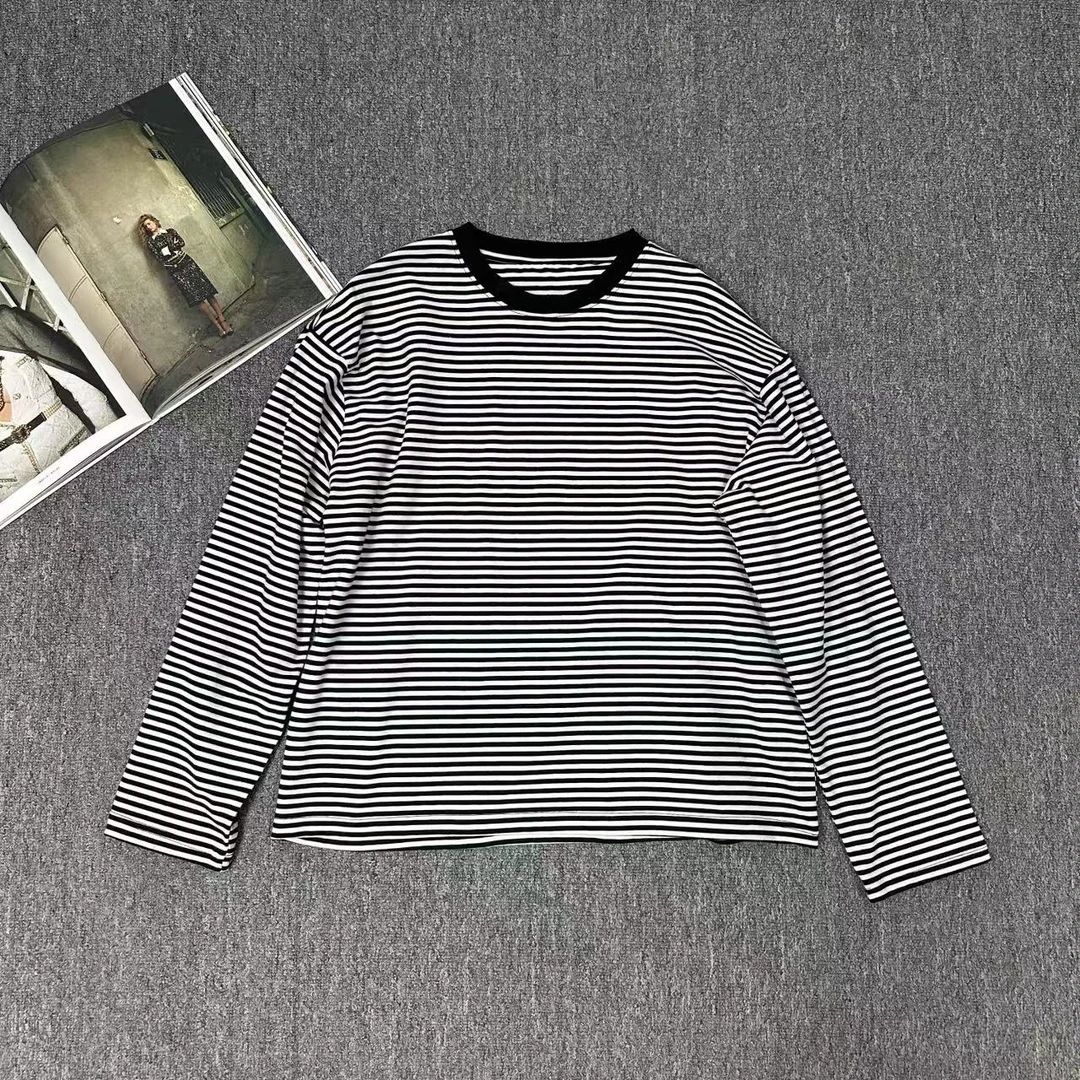 81979余小鱼【条纹控】黑白条纹圆领打底衫休闲百搭时尚长袖T女装